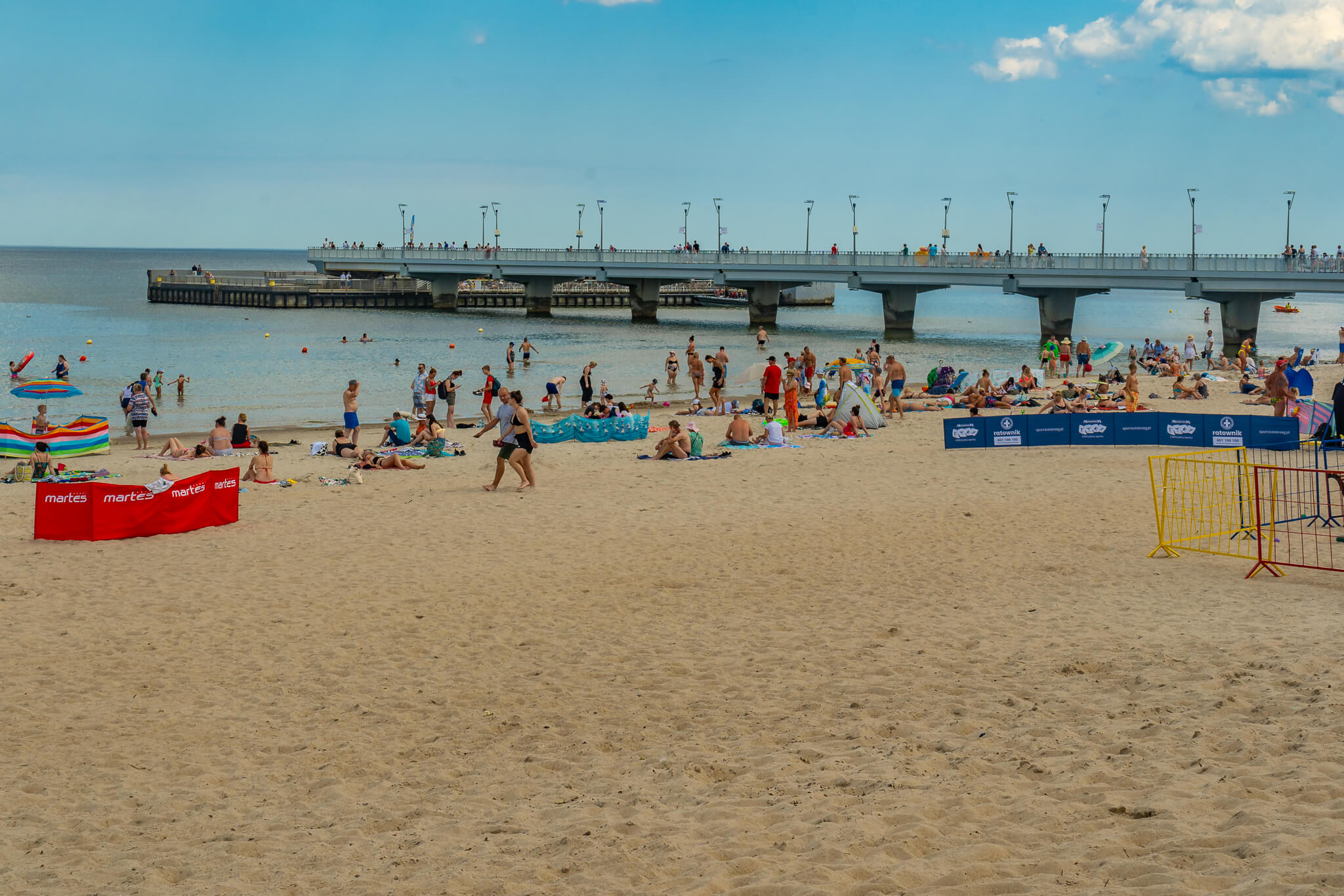 Molo i plaża w Kołobrzegu